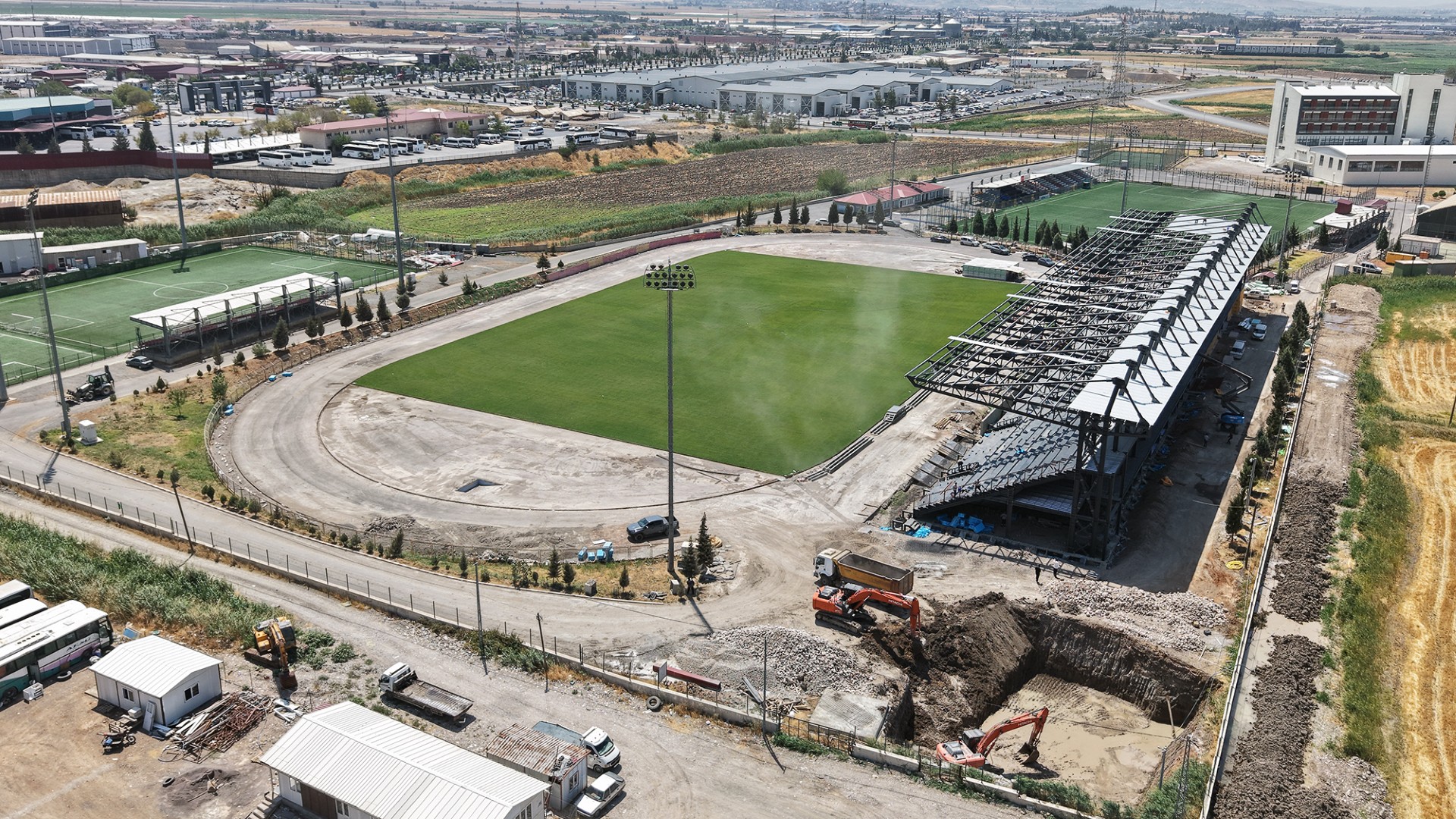 Thumbnail Futbol Sahası (7)-1