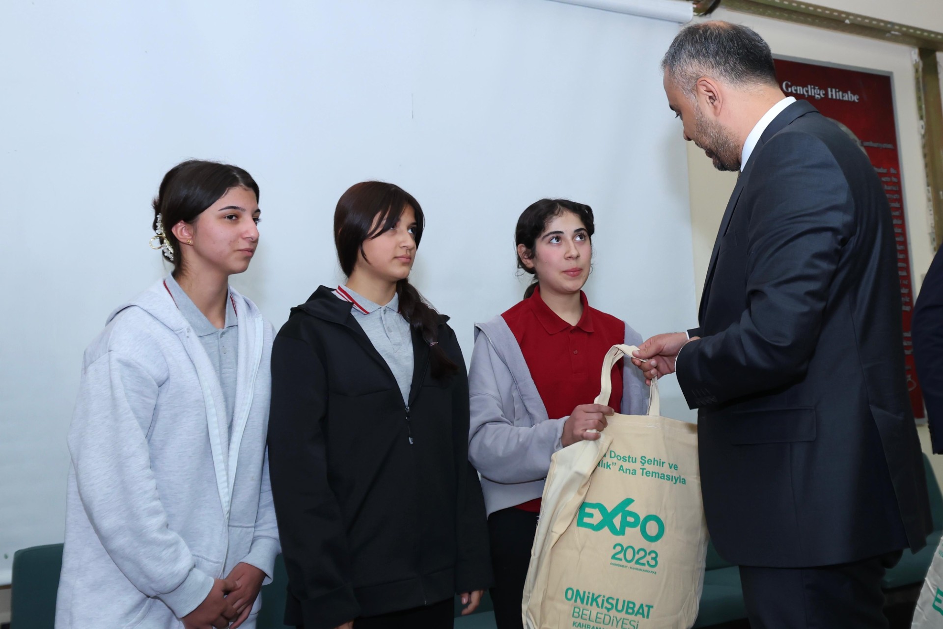 Thumbnail Whatsapp Image 2025 10 15 At 15.37.13 (1)