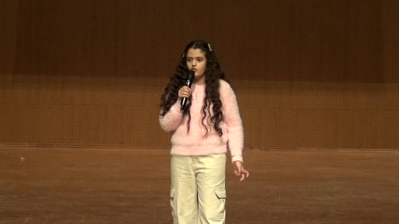 3.00 00 38 05. Still001