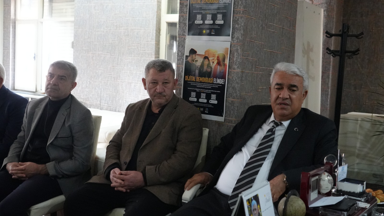 72Add816 E202 4677 A0A6 4De43A162B56 (1)