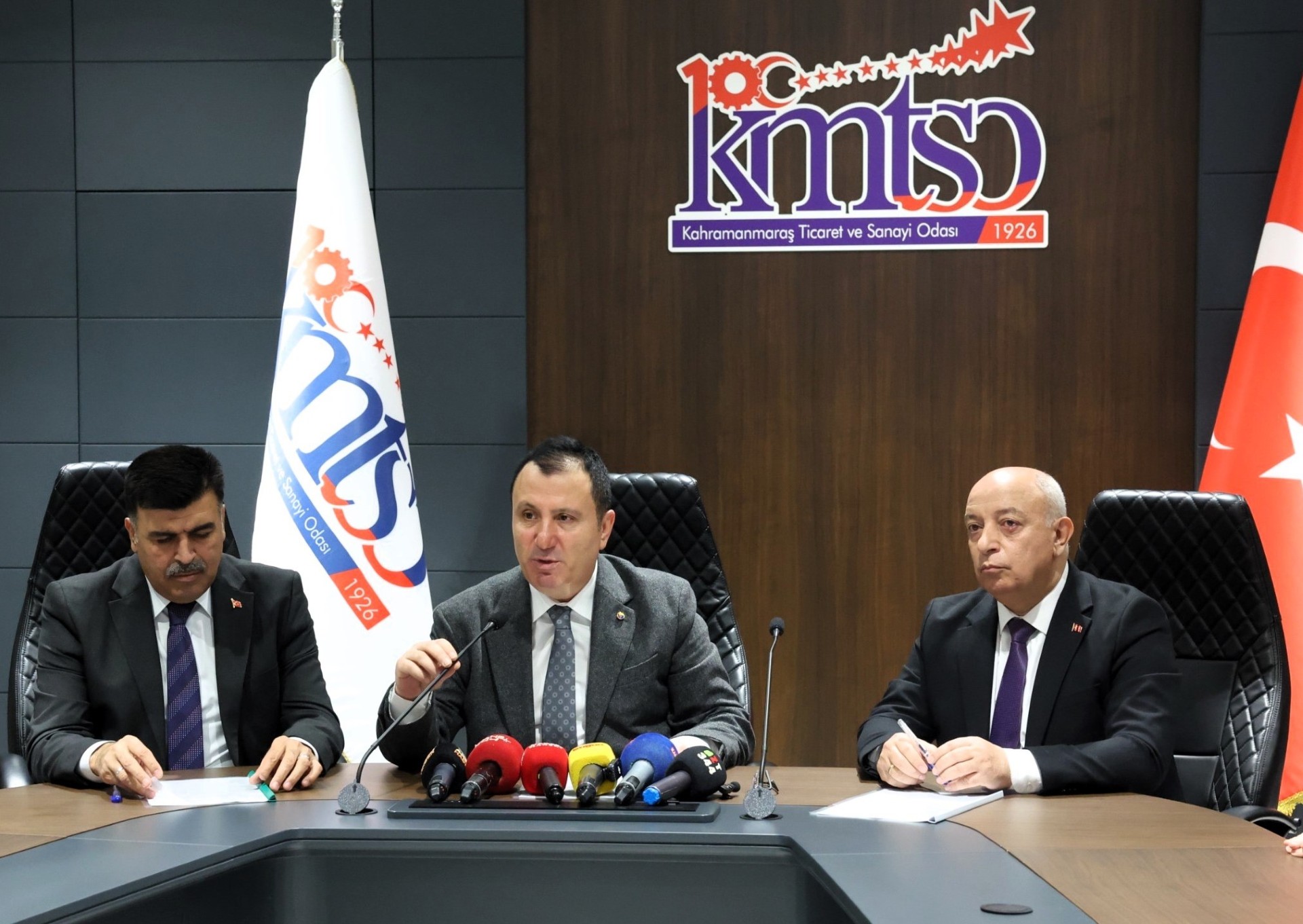 803Be8E3 2B3F 42B4 A5Cb 4B6E0711A5D8