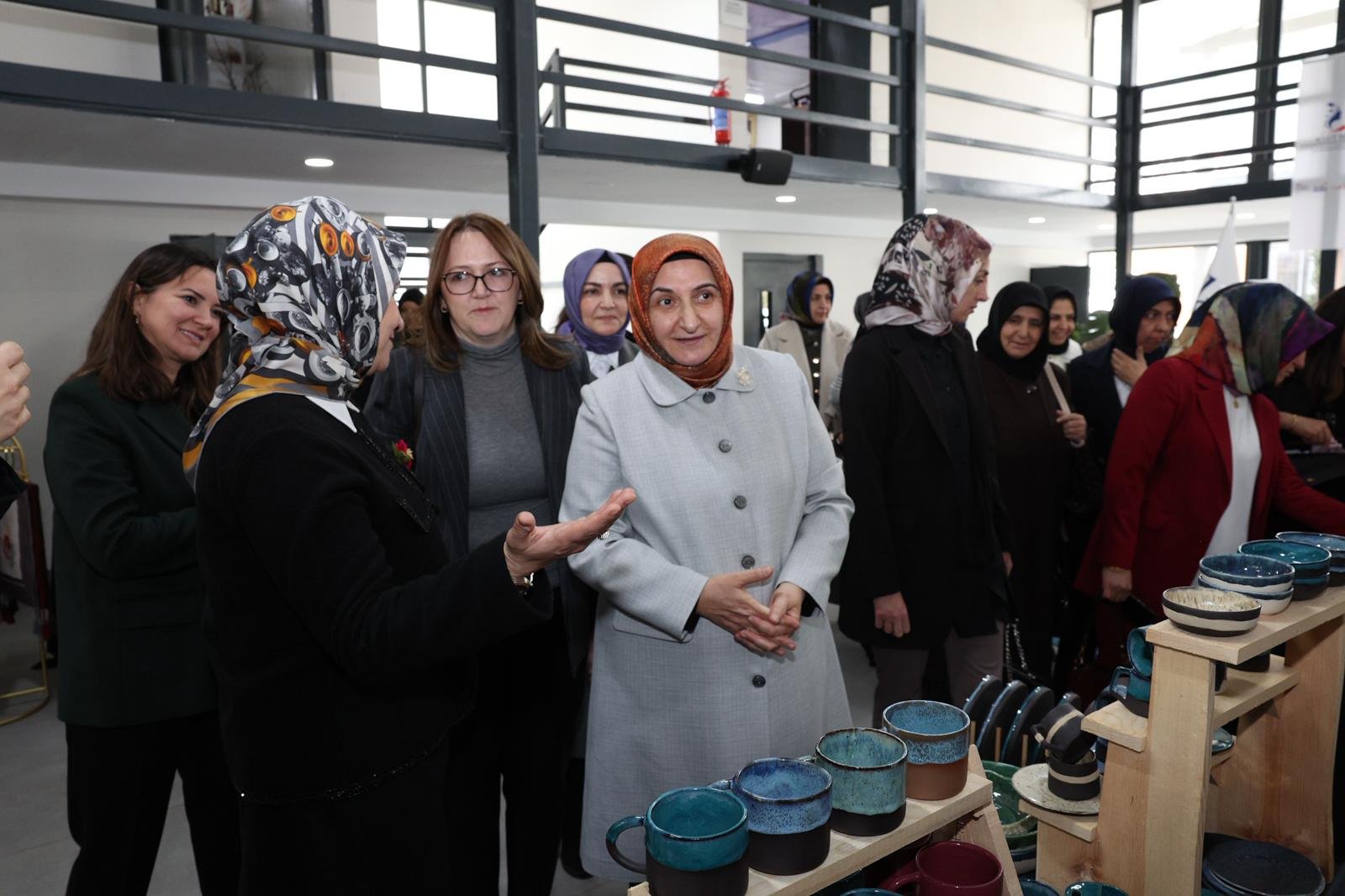 56679298 C571 4Cae 96Aa F1B8A081Be21