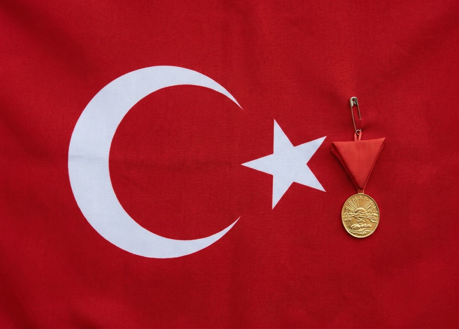 0798C17A 8821 4F65 8B22 25992Ea22A74