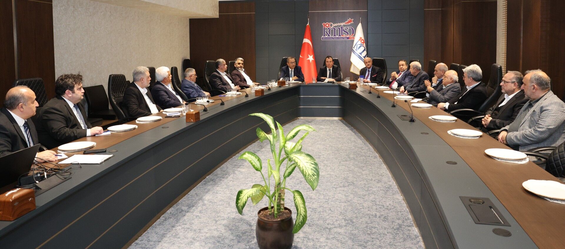 3A7B7228 6564 4E1F Aefa 898C2Ef6589E