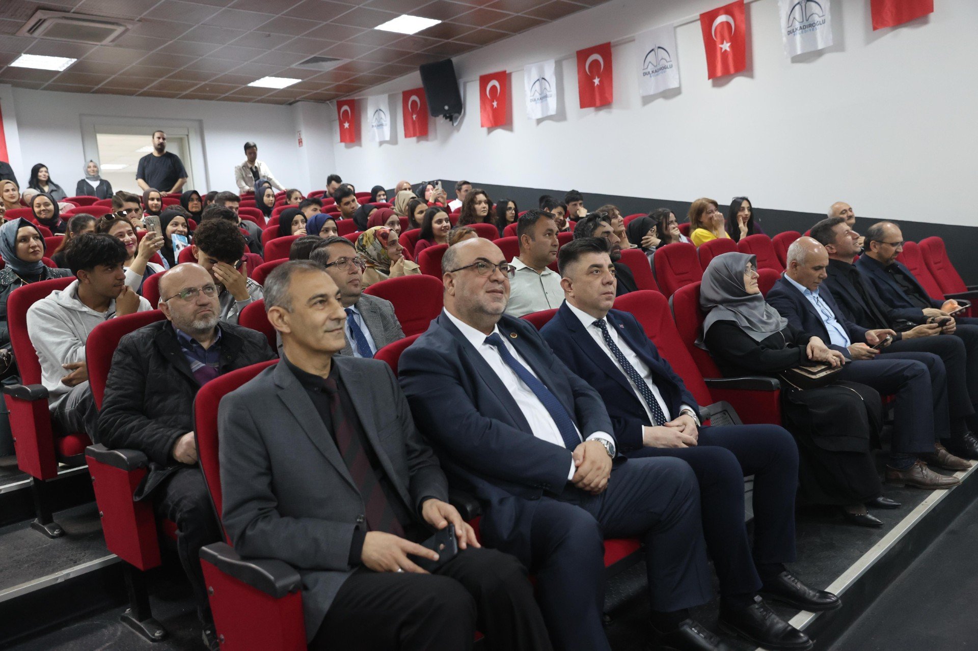 438D32B9 Ff99 4D14 B7B4 9F479Cb3Fe08