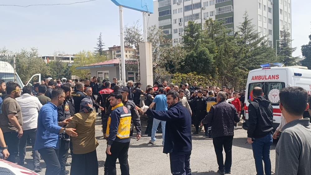 Kahramanmaraş Ayser Çalık Ortaokulunda silah sesleri