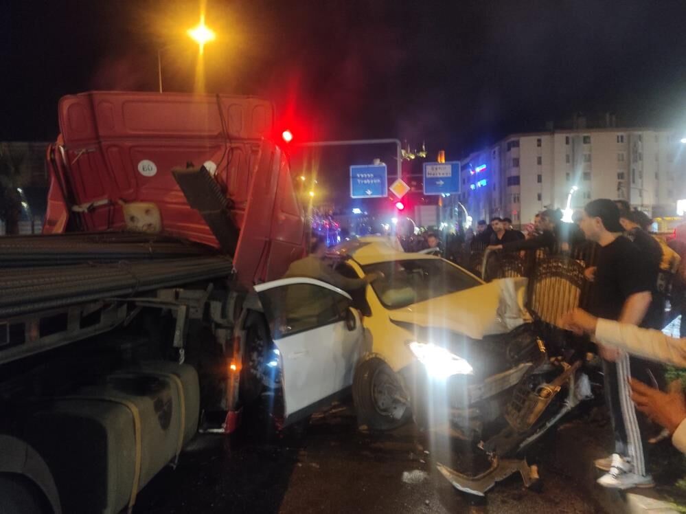 Bir anda can pazarı kuruldu: 5 kişi yaşamını yitirdi