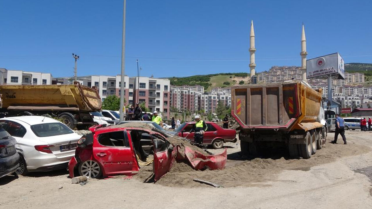 Kahramanmaraş'ta kamyon 7 araca çarptı! 6 yaralı