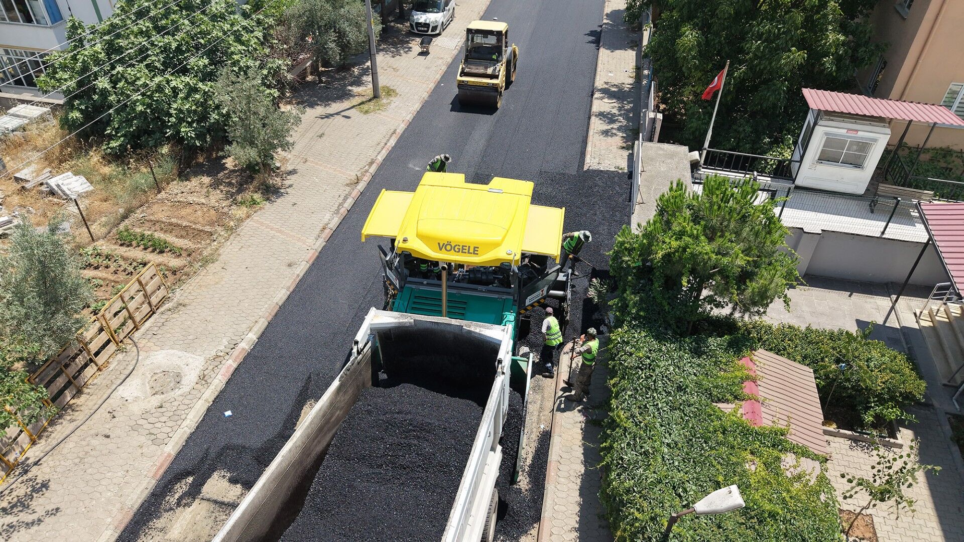 Buyuksehir Dulkadiroglunda Yolyenileme Seferberligini Surduruyor (2)
