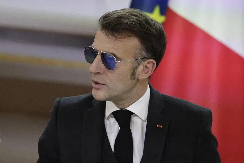 Macronun Gozune Ne Oldu (3)