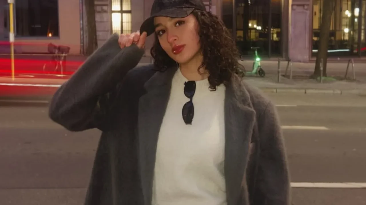 Sara Danya Narin Kimdir Aslen Nereli Ragip Narin Ile Kardes Mi Yasi Kac Ve Ne Is Yapiyor (3)