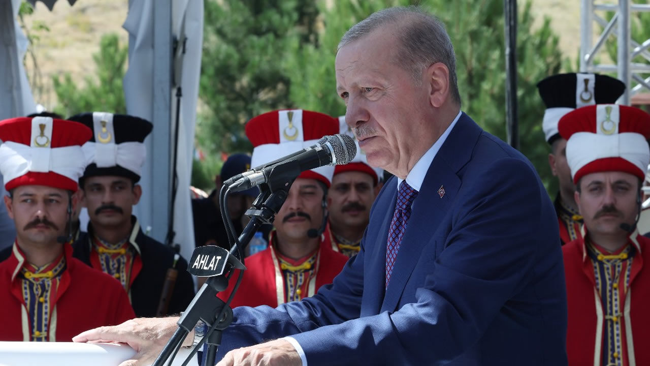 Malazgirt Zaferi'nin 955. yılı Ahlat'ta kutlandı: Erdoğan'dan birlik ve kardeşlik mesajı