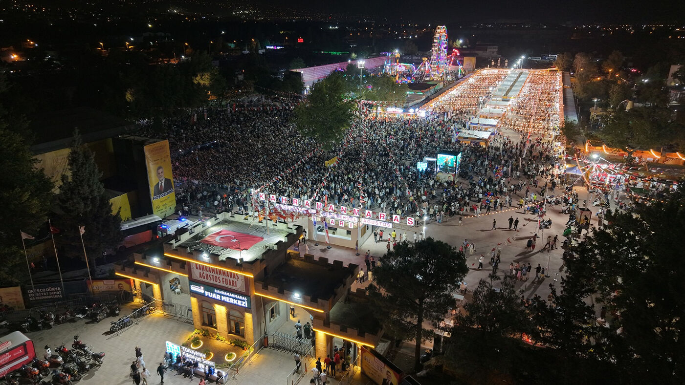 Zakkum Sustu, Kahramanmaraş Söyledi Kafum’da Muhteşem Anlar11