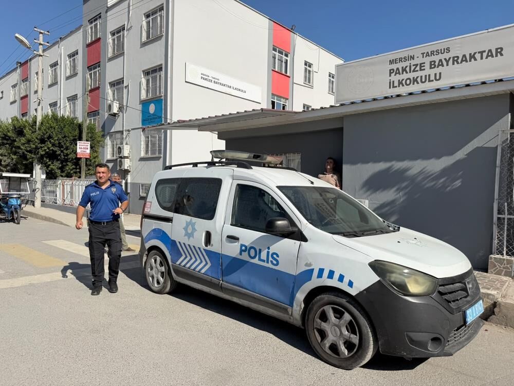 Mersin Tarsus'ta 7 yaşındaki öğrencinin çantasından silah çıktı, baba gözaltına alındı