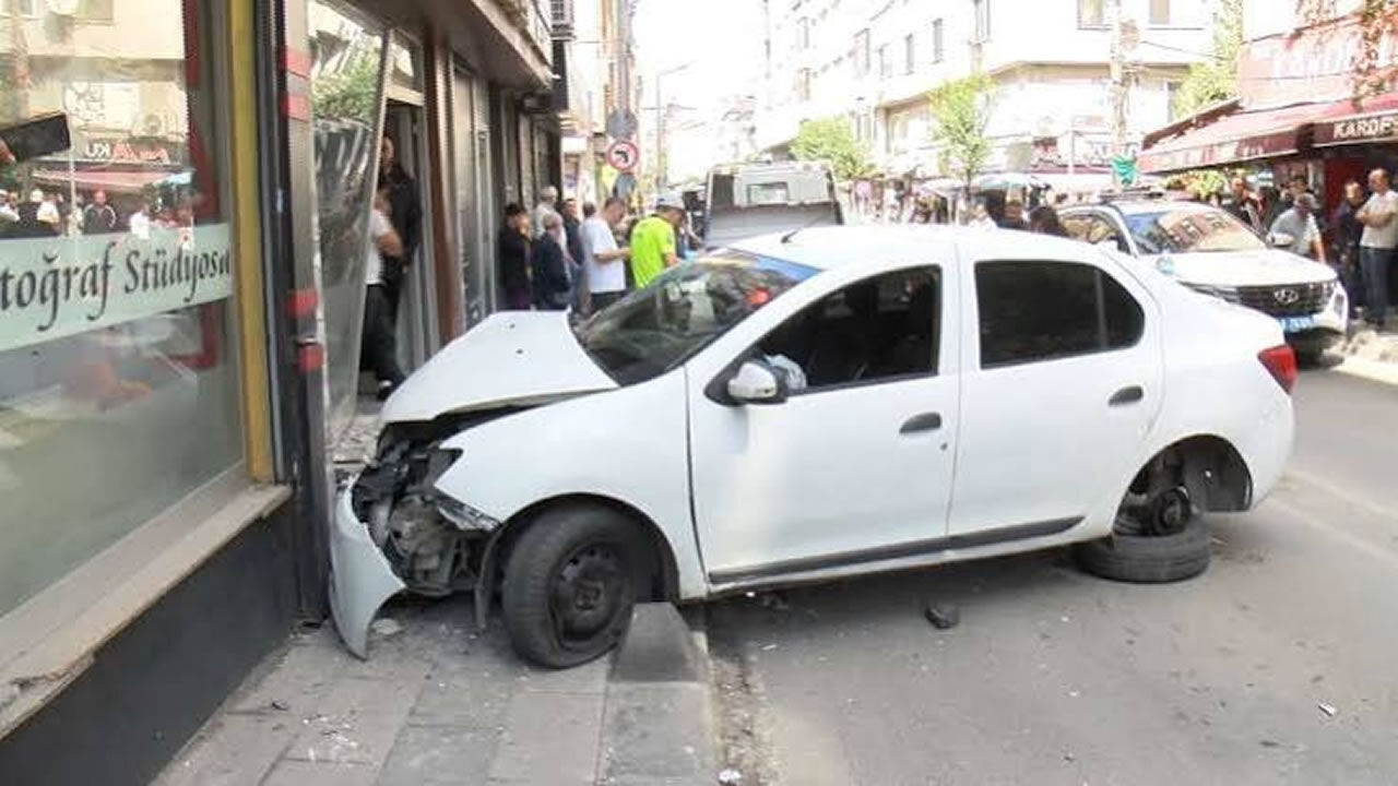 Bayrampaşa’da korkutan kaza: 5 yaralı, 2’si ağır