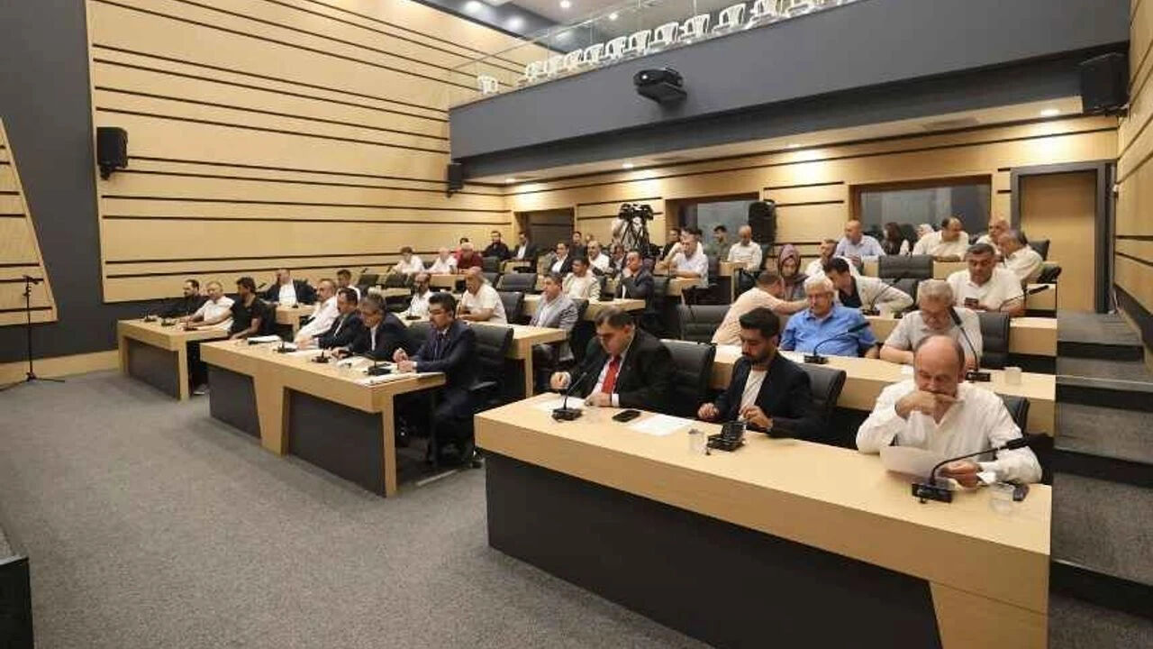 Dulkadiroğlu’nda 11 meclis üyesi AK Parti’ye geçti