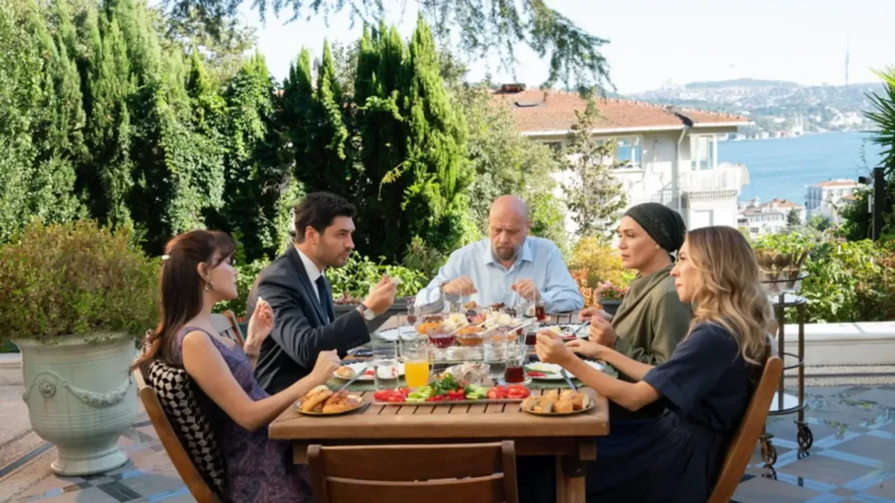 Kızılcık Şerbeti Ünal Ailesi Gerçekte Kim? Hangi Aileyi Anlatıyor?