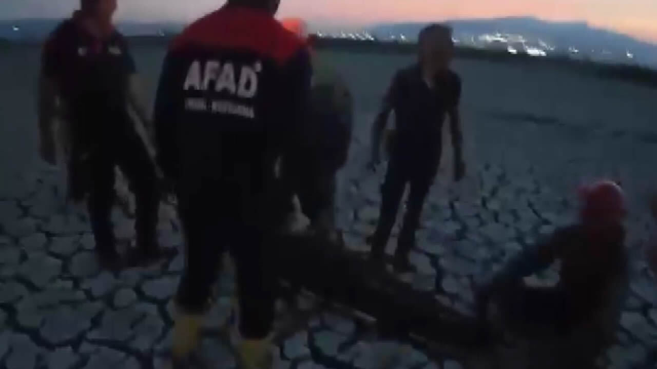 Onikişubat’ta çamura saplanan vatandaş kurtarıldı