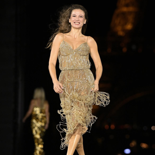 Serenay Sarikaya Pariste Sov Y 20281847 2907 2 M