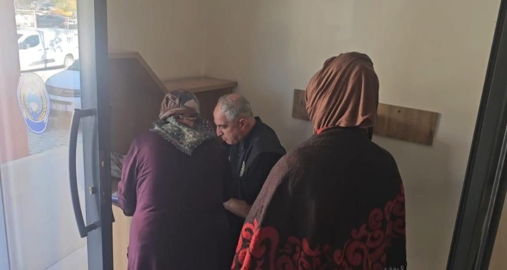 Dilencinin Para Saklama Yontemi Pes Dedirtti Corabindan Cikti5