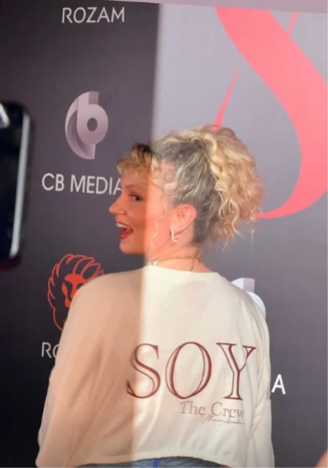 Farah Zeynep Abdullah Galaya Bakin Ne Giyerek Geldi9
