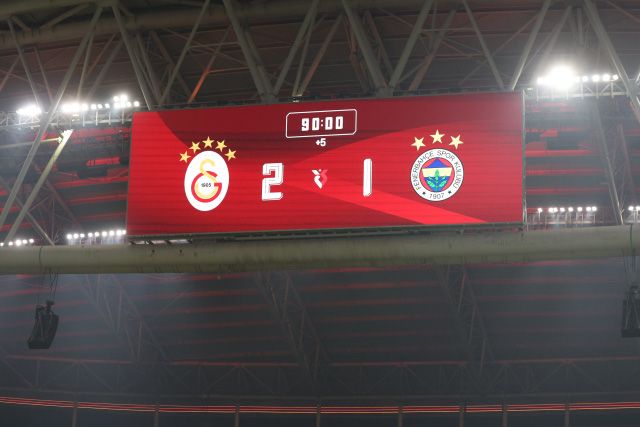Galatasaraya Fenerbahce Logosu Nedeniyle Rekor Ceza