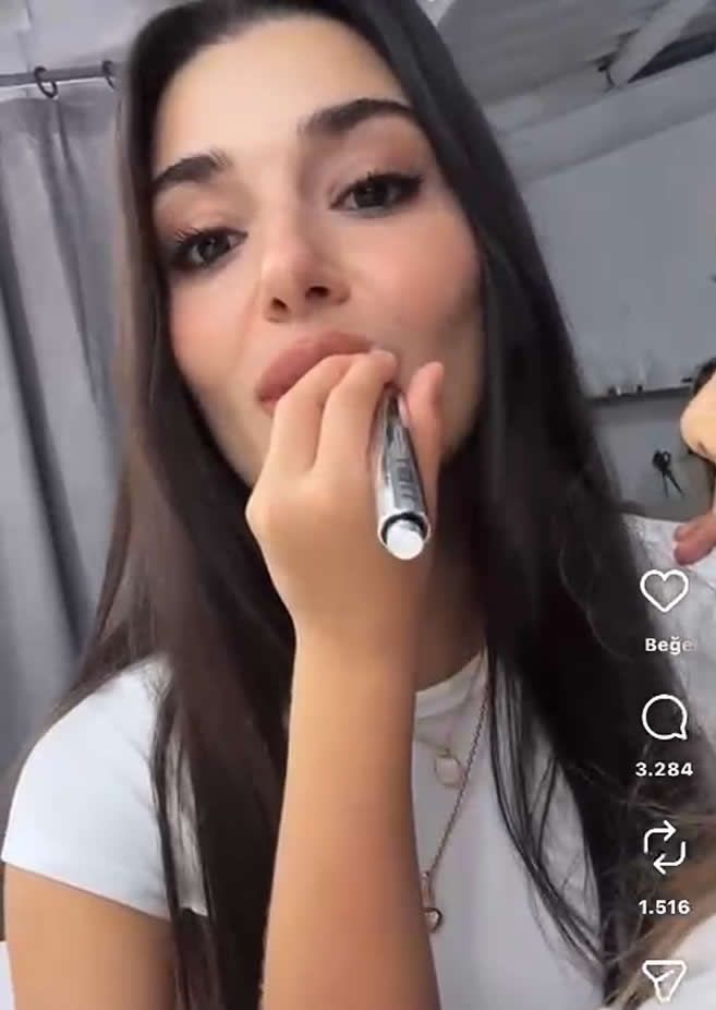 Hande Ercel Ve Yegeni Maviden Yuzleri Gulduren Paylasim63