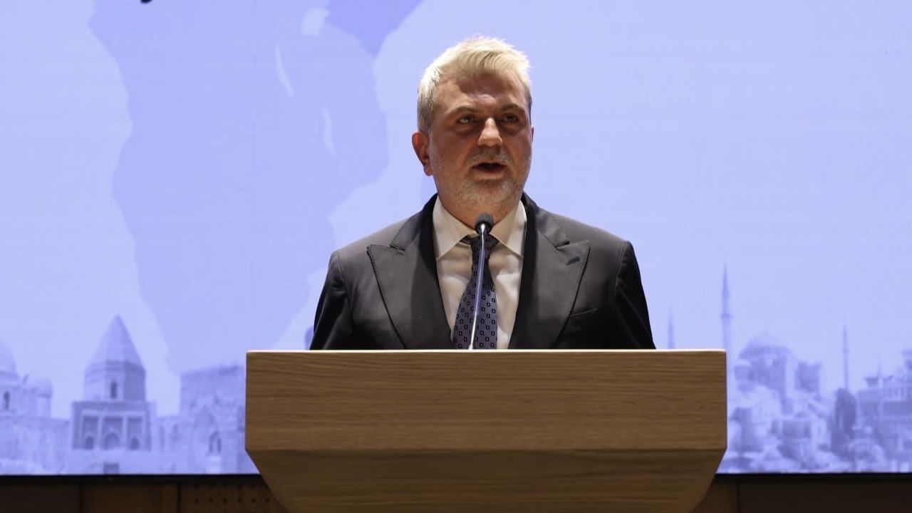 Türk Dünyası Belediyeler Birliğinde yeni dönem: Bayrak Kahramanmaraş Büyükşehir Belediye Başkanı Fırat Görgel’de!