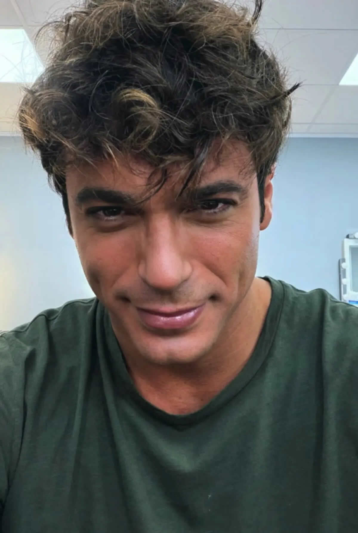 Unlu Oyuncu Can Yaman Degisimiyle Sosyal Medyayi Salladi69
